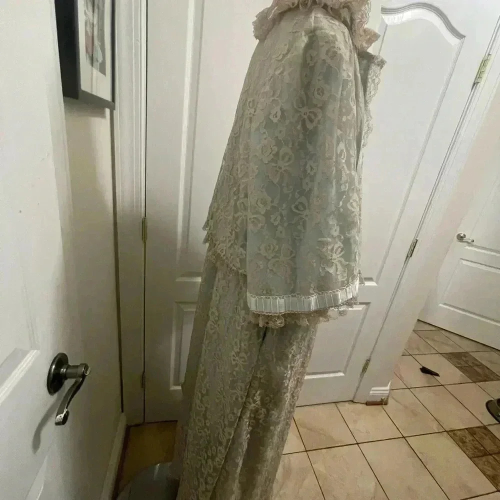 Two pieces of nightgown long and short coat with stunning design - Picture 10 of 16